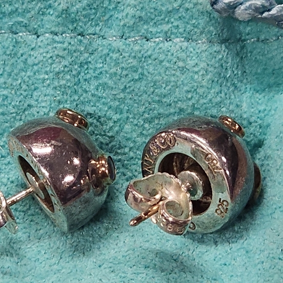Elegant Tiffany Gemstone Earrings - Picture 3 of 4